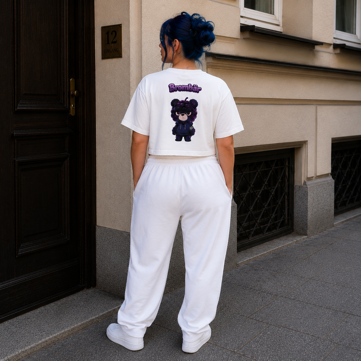 Strizzi Boutique "Brombär" - Women’s crop top DE Hinten
