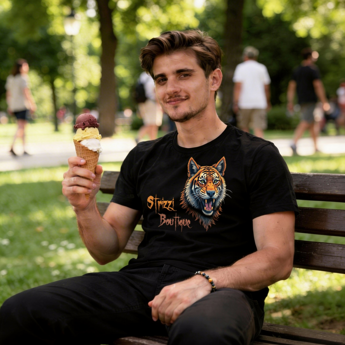 Strizzi Boutique "Strizziger" - Unisex T-Shirt