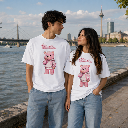 Strizzi Boutique "Bussibär" - Unisex classic tee DE Vorne