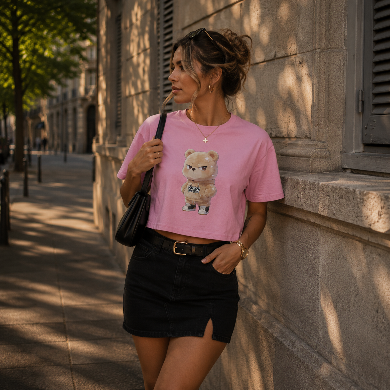 Strizzi Boutique "Putzbär" ohne Schrift - Women’s crop top Vorne
