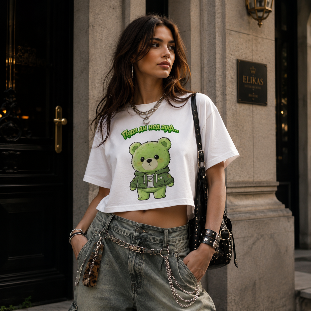 Strizzi Boutique "Hustinettenbär" - Women’s crop top KYR Vorne