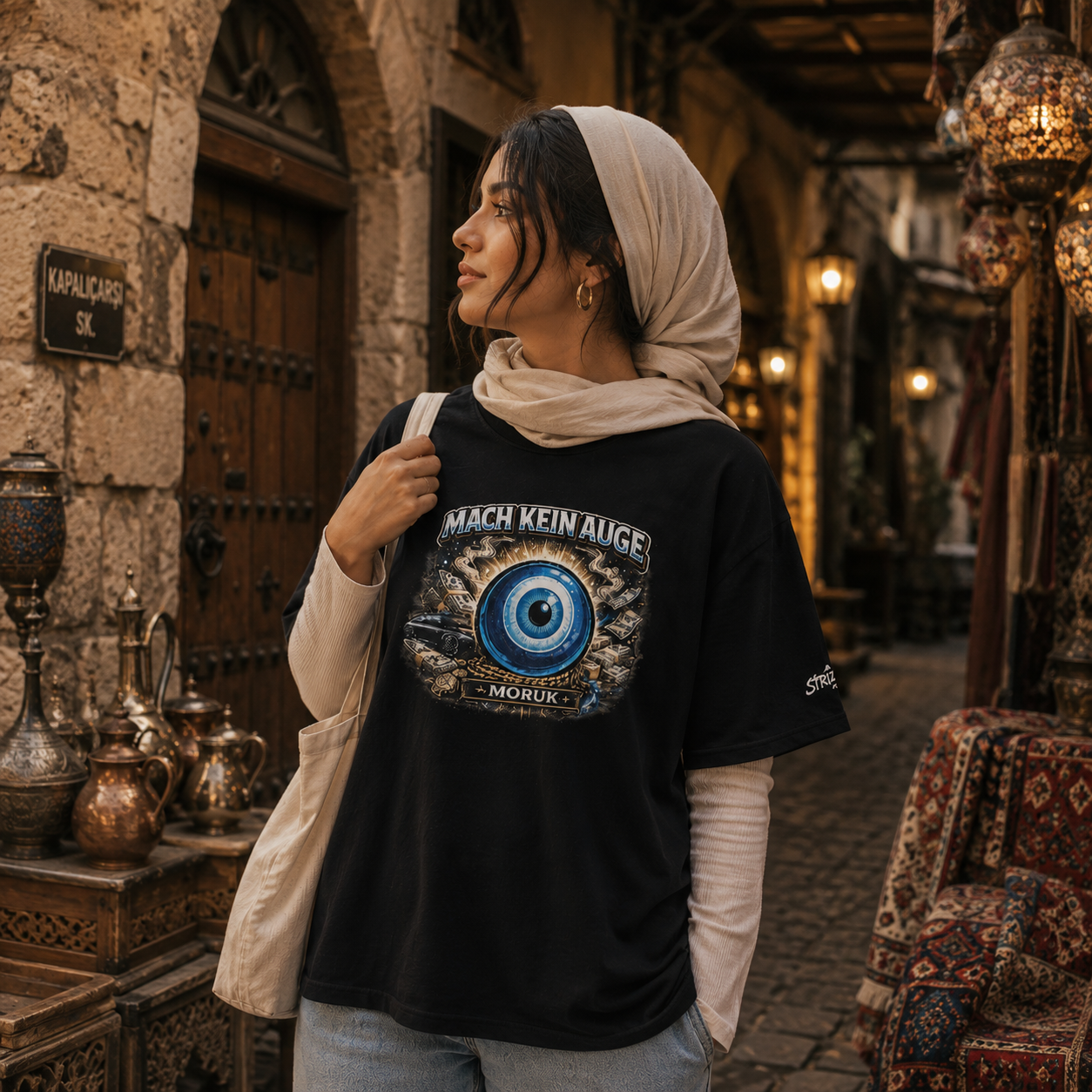 Strizzi Boutique "Mach kein Auge Moruk" - Unisex classic tee Vorne