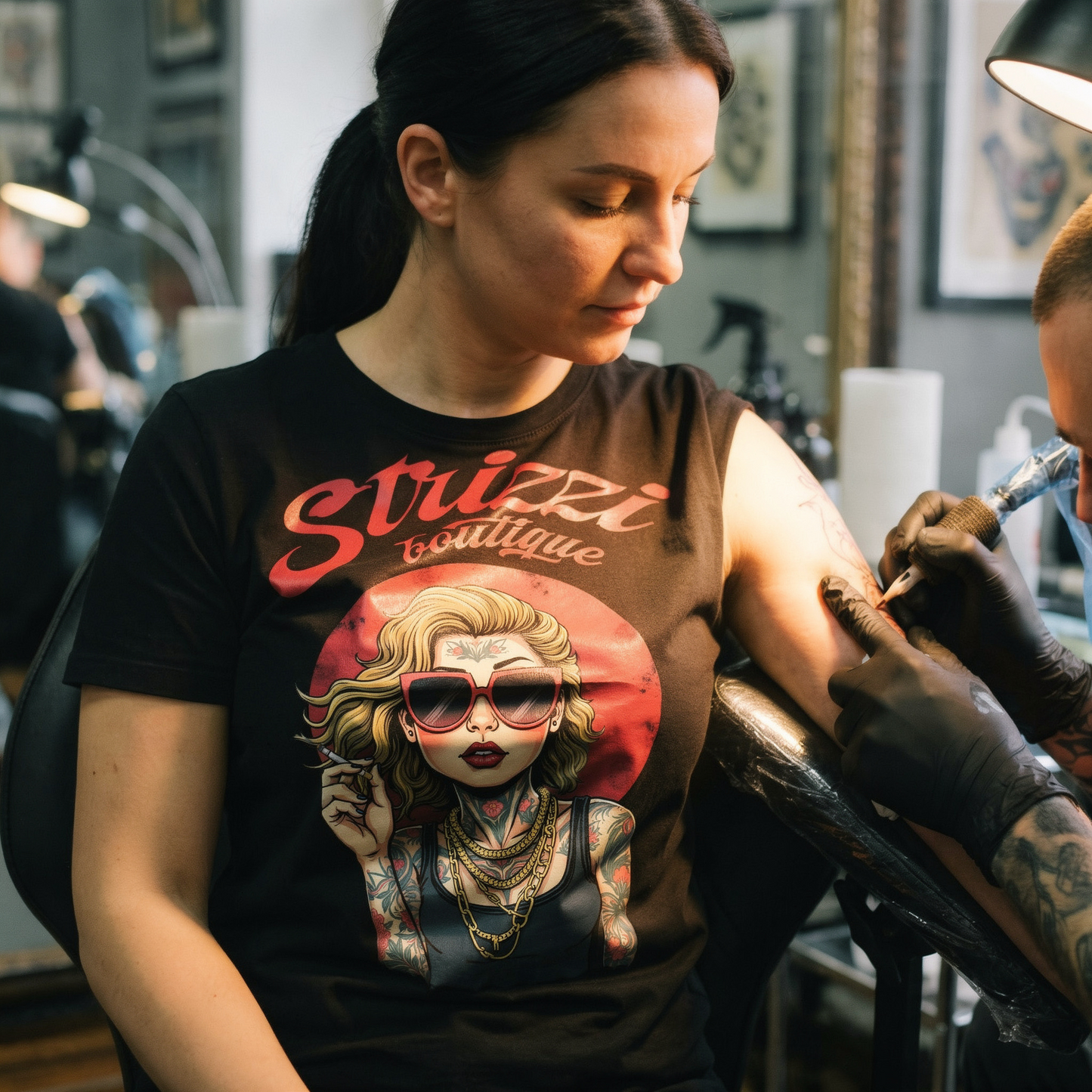 Strizzi Boutique "Grätzl Queen" - Unisex T-Shirt
